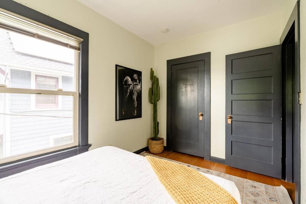 Holiday home Collection - Moab Vibes In Pdx- Walk To Local Coffee & Food *