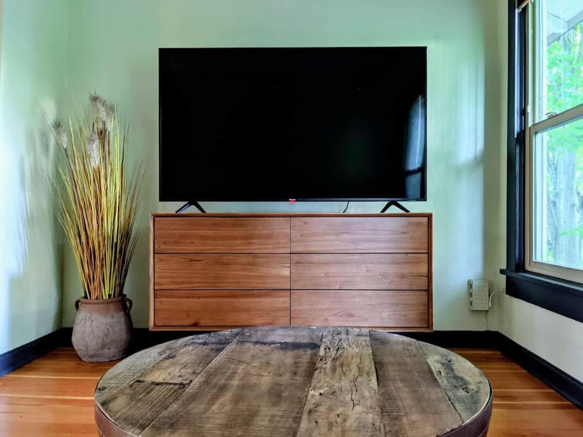 Holiday home Collection - Moab Vibes In Pdx- Walk To Local Coffee & Food